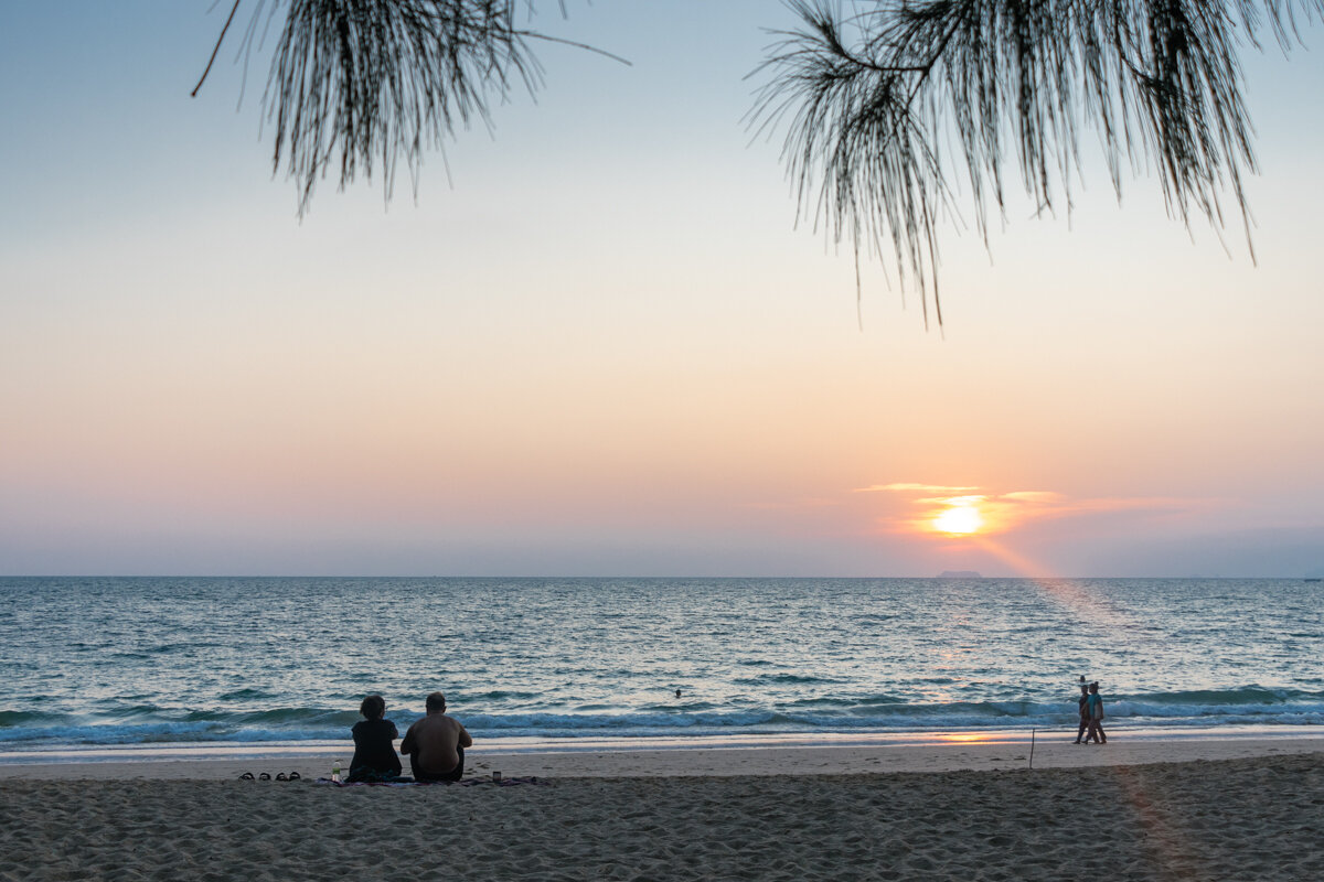 Coucher de soleil sur une plage de Koh Lanta