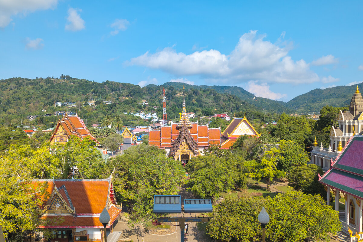 Vue depuis le chedi de Wat Chalong