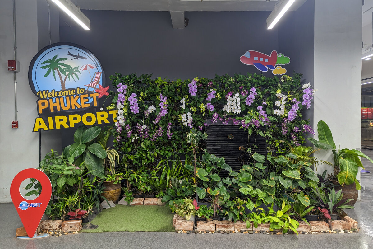 Décorations à l'intérieur de l'aéroport de Phuket