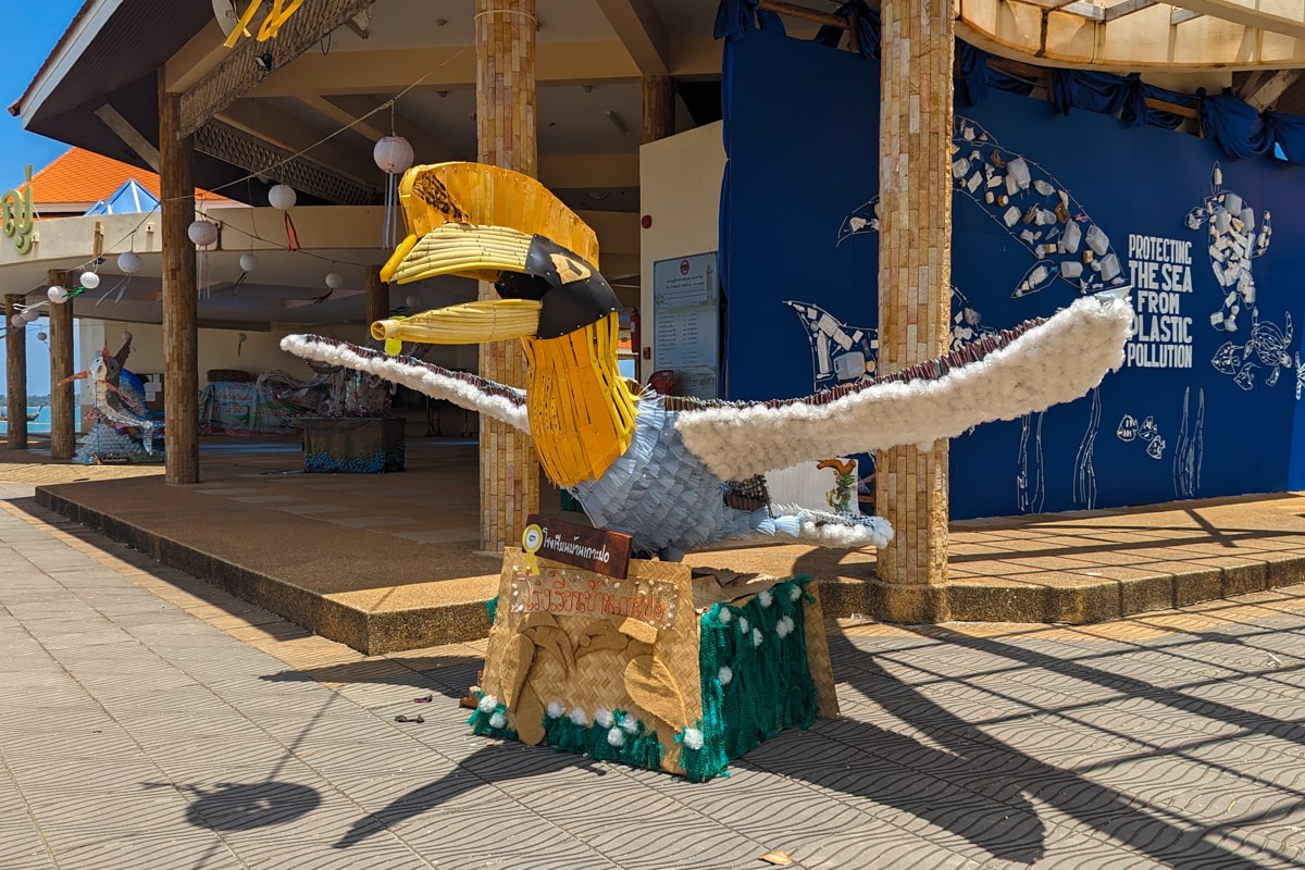Statue de toucan à Lanta Old Town