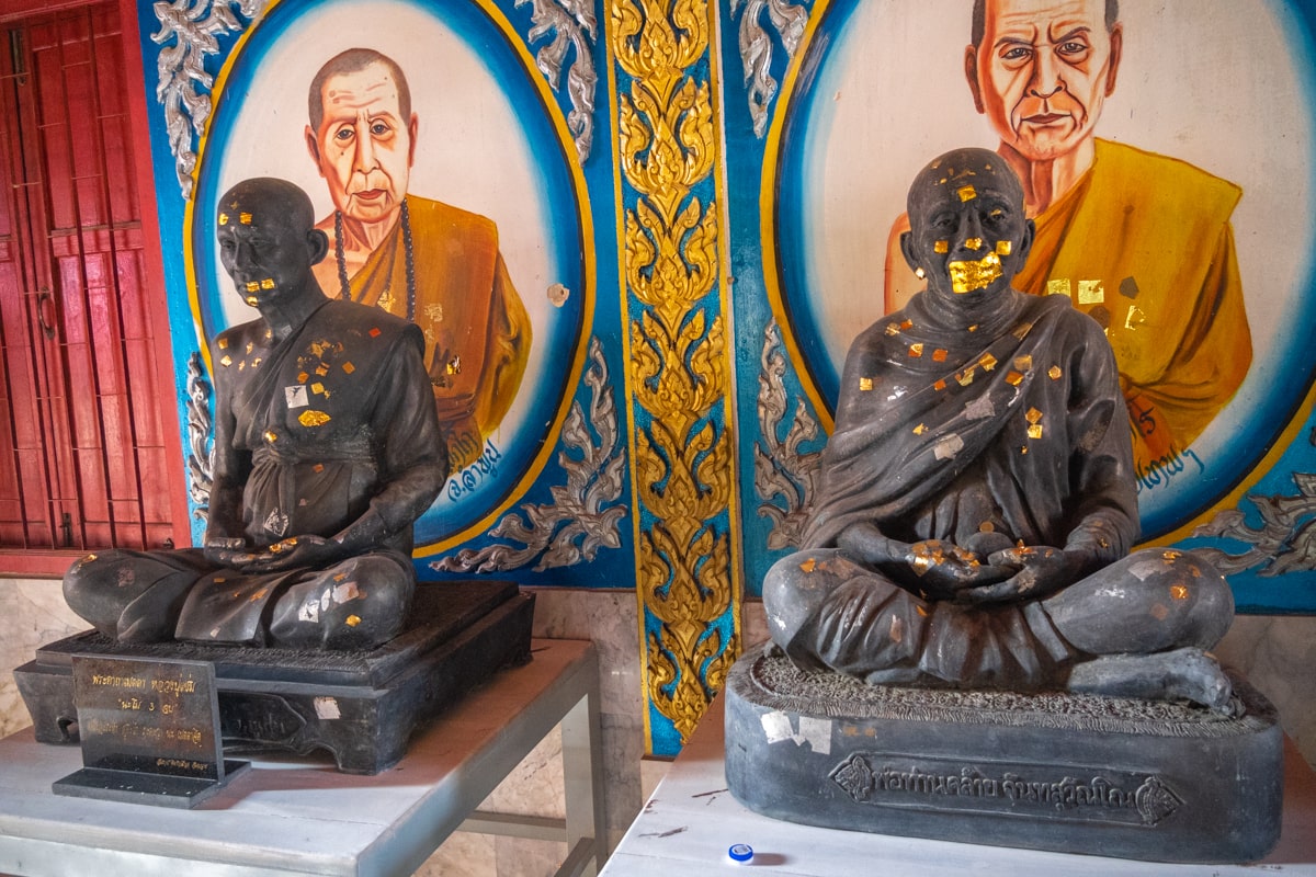 Statues au Wat Phra Nang Sang